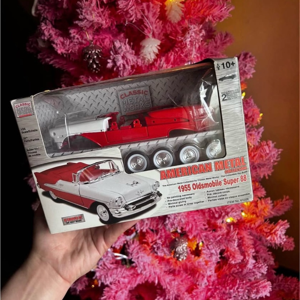 CLASSIC METAL WORKS 1955 OLDSMOBILE SUPER 88 CONVERTABLE ASSEMBLY KIT 1/26